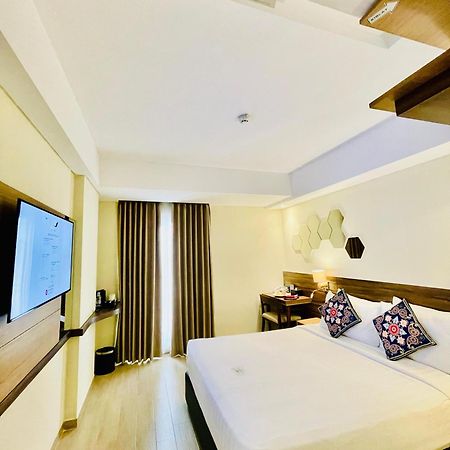 Golden Tulip Essential Tangerang Hotel Exterior foto